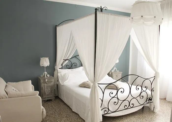 Mestre Vacation Rentals near Corales Golf Course