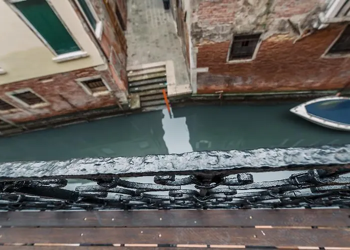 Charming Palace Corte Del Teatro Venice
