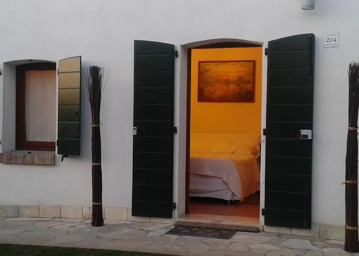 Cabin Rentals in Venice