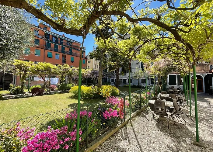Holiday Cottages in Venice