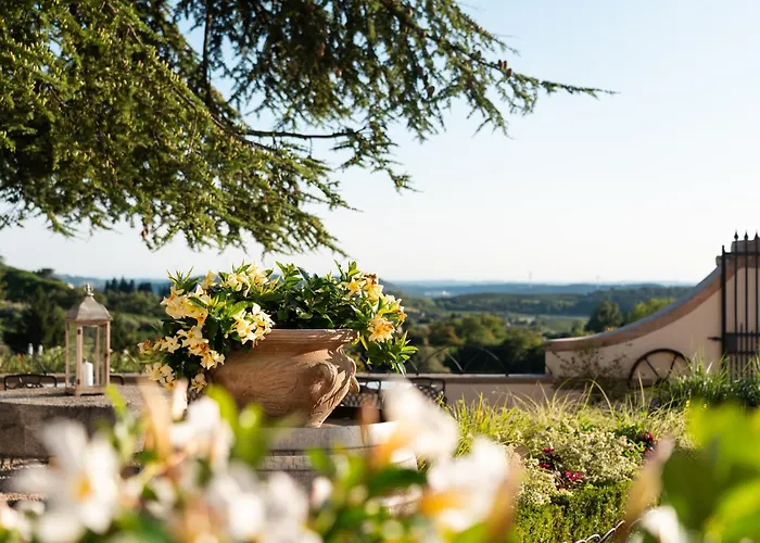 Caprino Veronese Hotels
