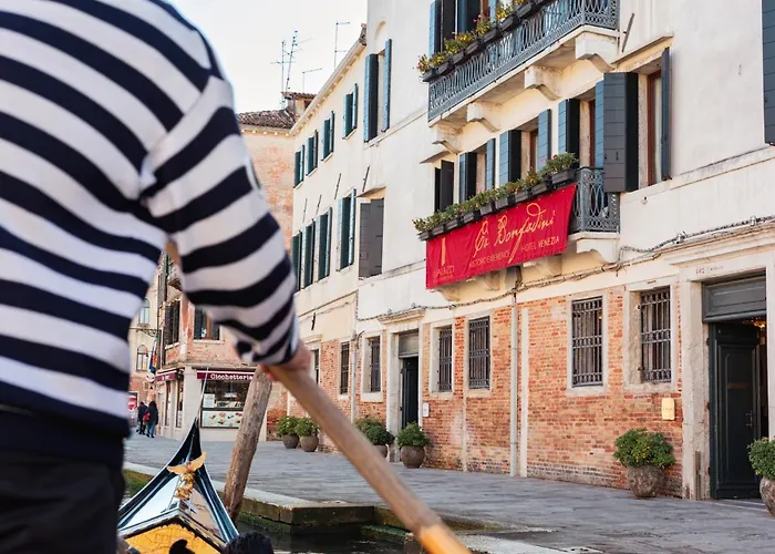Ca' Bonfadini Historic Experience Hotel Venice