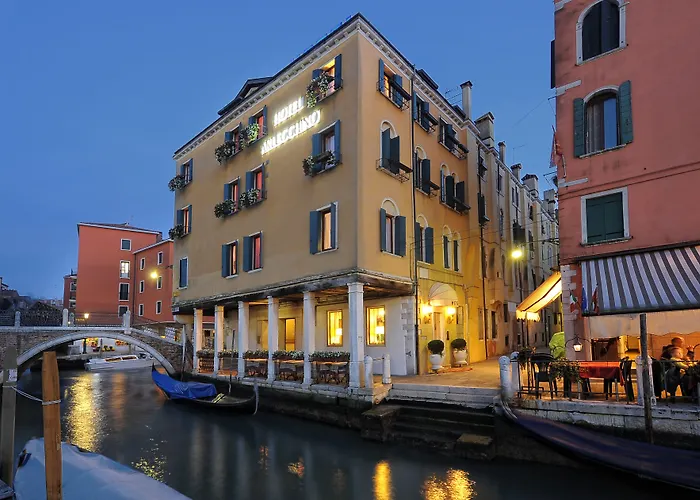 Casino Hotels in Venice near Constitution Bridge