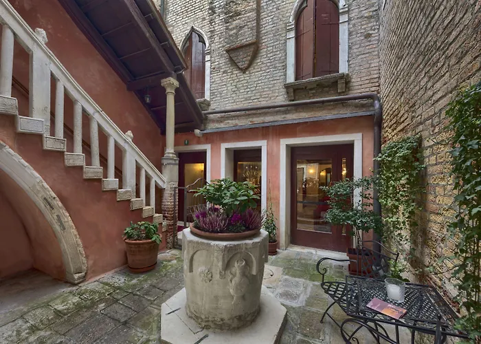 Hotel Pausania Venice