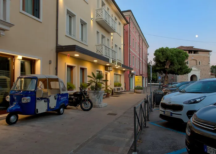 Padova hotels near Basilica e Scoletta di S Maria del Carmine