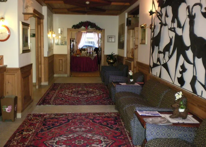 Cortina d'Ampezzo hotels near Lago Pianozes