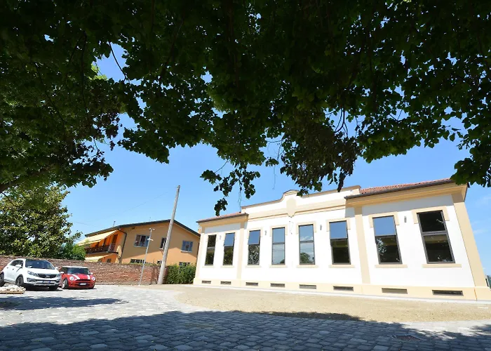 Mira hotels near Ecomuseo le Terre del Brenta