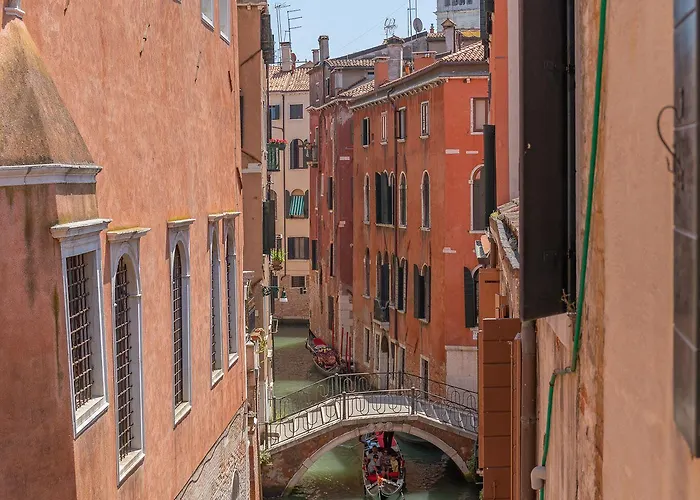 Canal View San Marco Luxury Rooms Venice