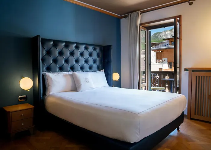Cortina d'Ampezzo hotels near Cable car